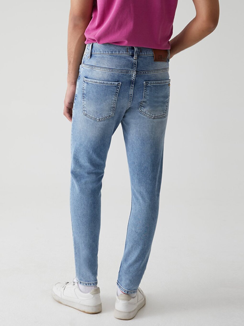 Marcelıo Cou Droit Bleu Moyen Les Pantalons