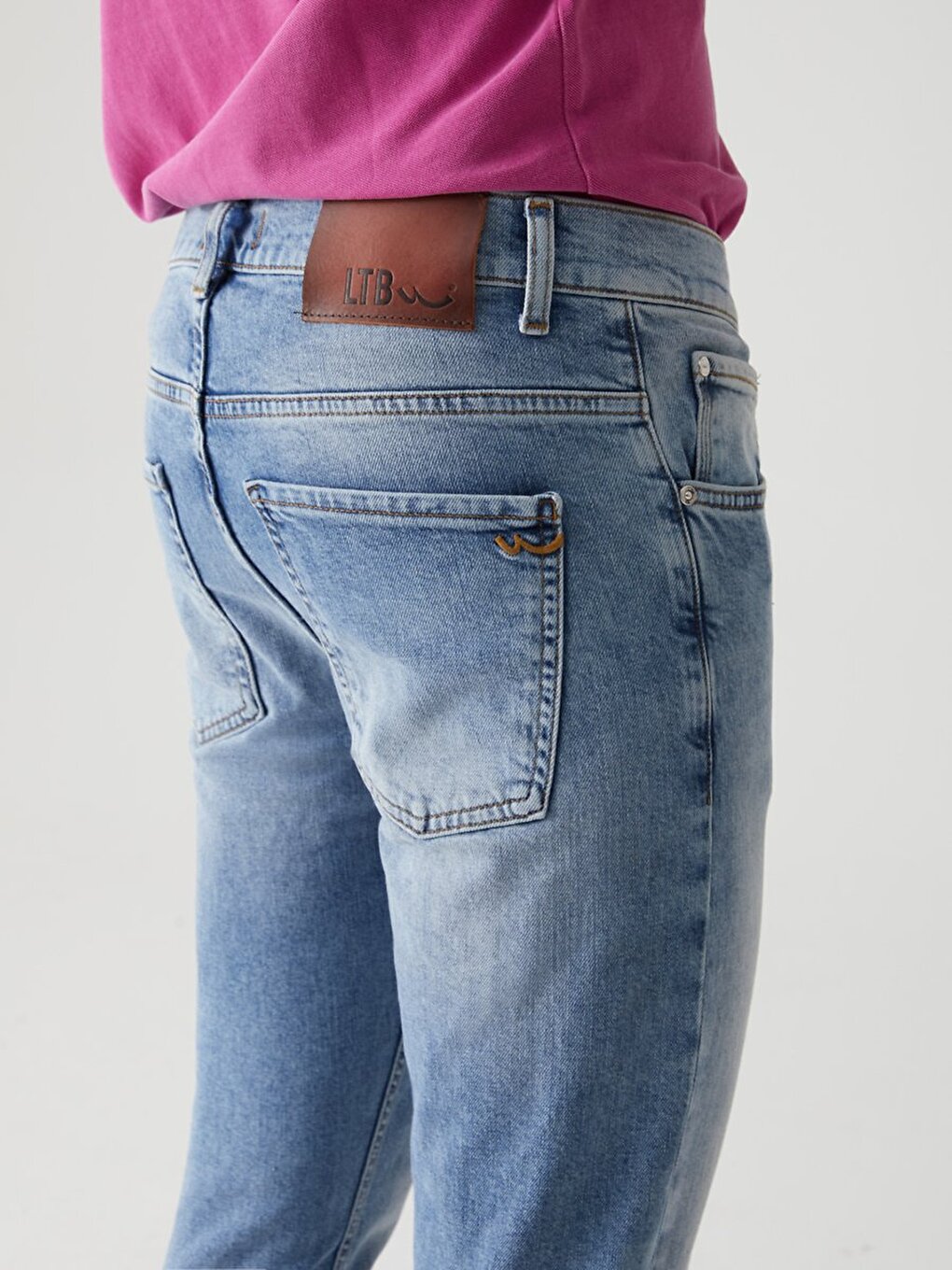 Marcelıo Cou Droit Bleu Moyen Les Pantalons