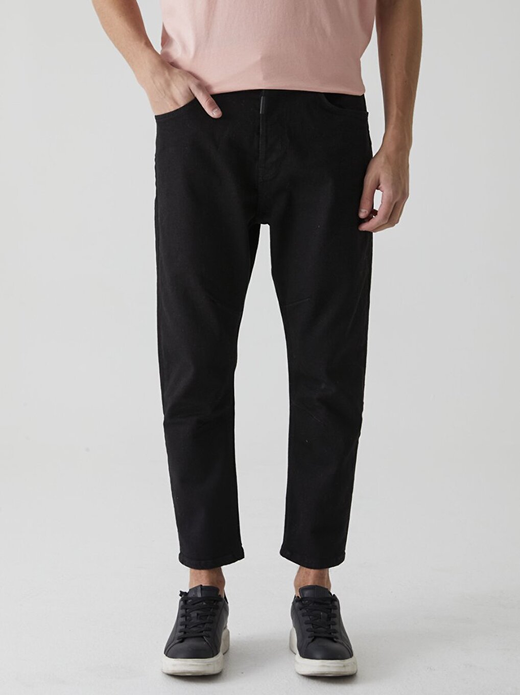 Aıden Relaxed Cut Black Trousers