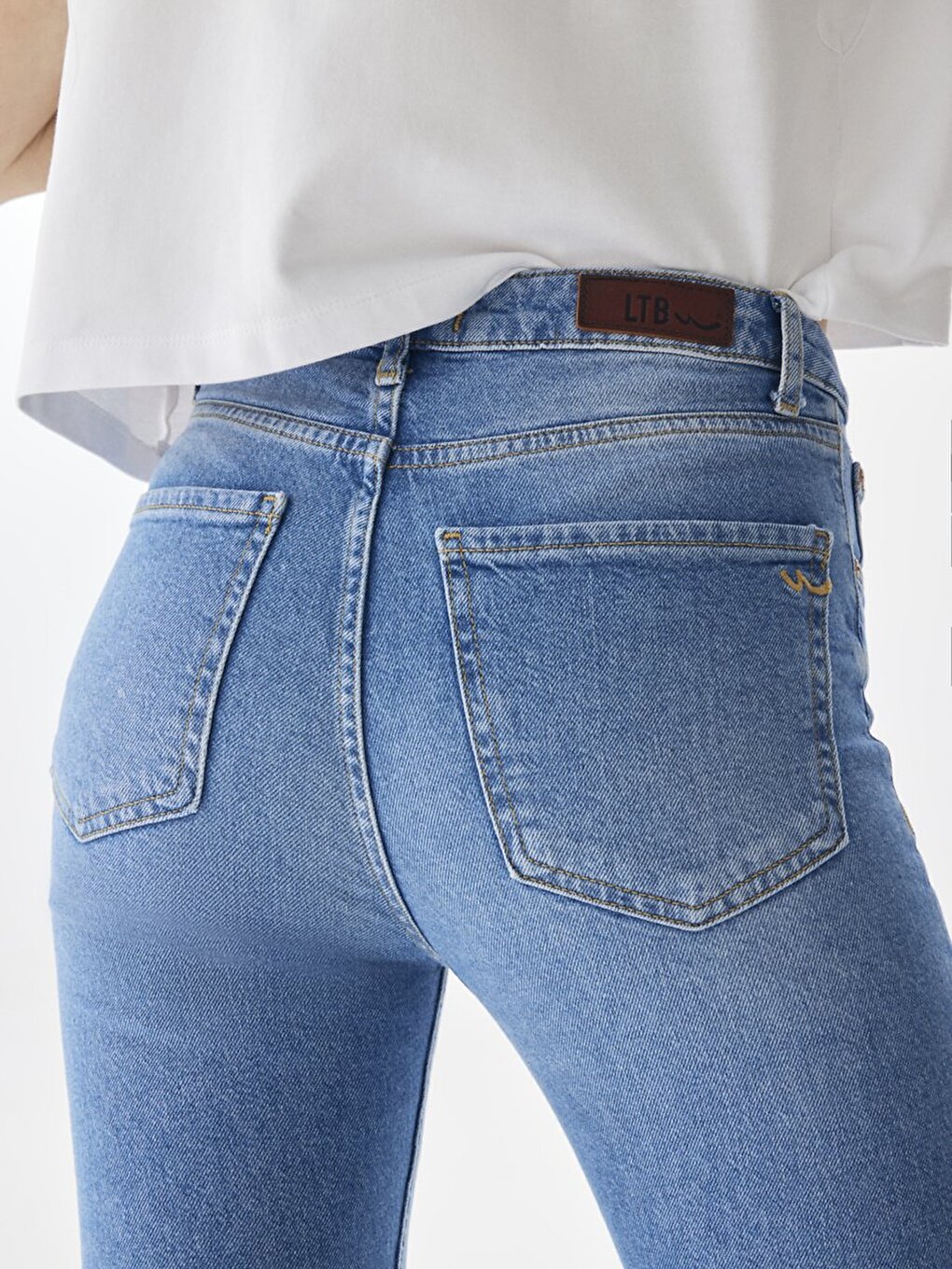 Ronna X Cou Droit Bleu Moyen Les Pantalons