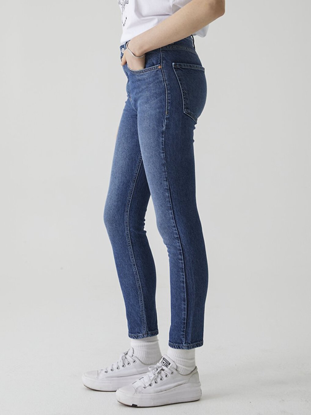 Ronna X Cou Droit Bleu Moyen Les Pantalons